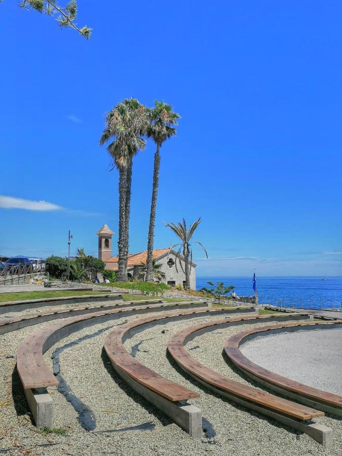 Vialunga Apartment In The Old Town Bordighera Luaran gambar